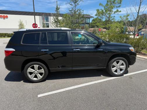 Black 2010 Toyota Highlander Limited