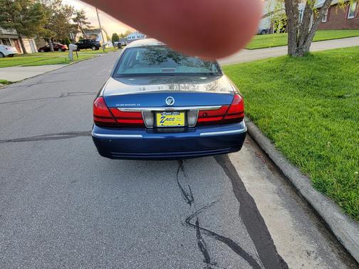 Photo 4 of 6 of 2004 Mercury Grand Marquis GS