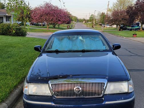 Photo 6 of 6 of 2004 Mercury Grand Marquis GS