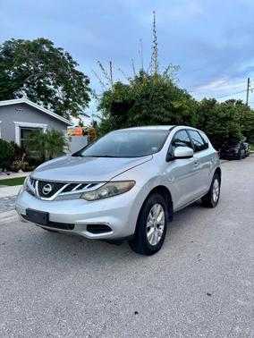 Silver 2014 Nissan Murano S