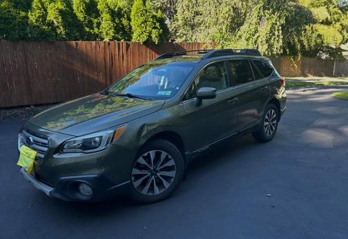 Green 2017 Subaru Outback 2.5i Limited