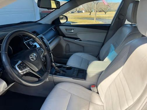 2017 Toyota Camry Hybrid XLE