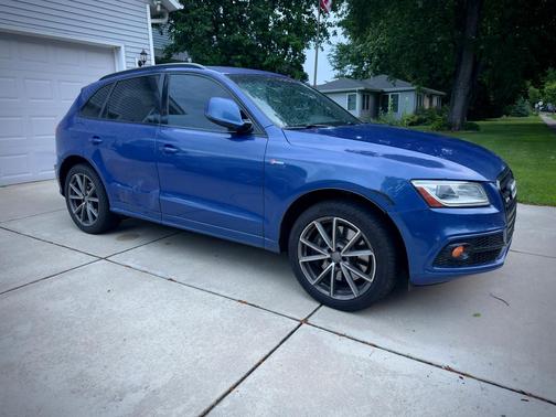 Blue 2016 Audi SQ5 3.0T Premium Plus
