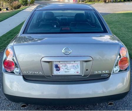 Gray 2002 Nissan Altima 3.5 SE