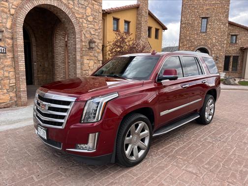2020 Cadillac Escalade Luxury
