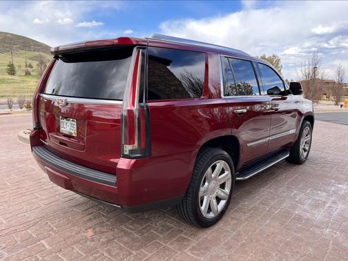 2020 Cadillac Escalade Luxury