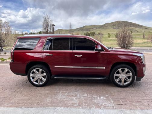 2020 Cadillac Escalade Luxury