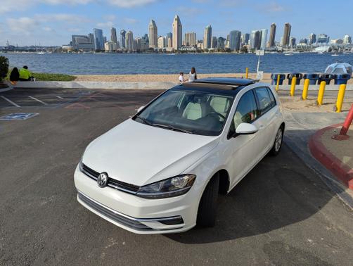 2018 Volkswagen Golf TSI SE