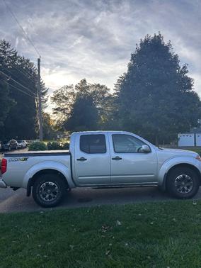Gray 2018 Nissan Frontier PRO-4X
