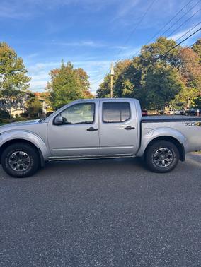 Gray 2018 Nissan Frontier PRO-4X
