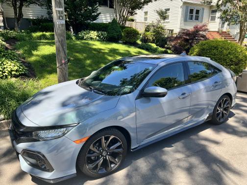 Photo 2 of 7 of 2017 Honda Civic Sport Touring