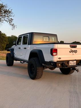White 2021 Jeep Gladiator Sport