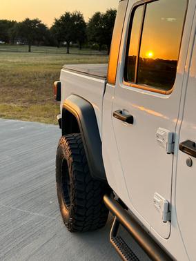 White 2021 Jeep Gladiator Sport
