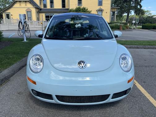 2010 Volkswagen New Beetle Final Edition