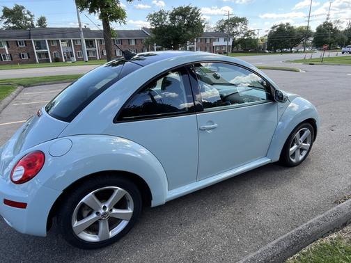 2010 Volkswagen New Beetle Final Edition