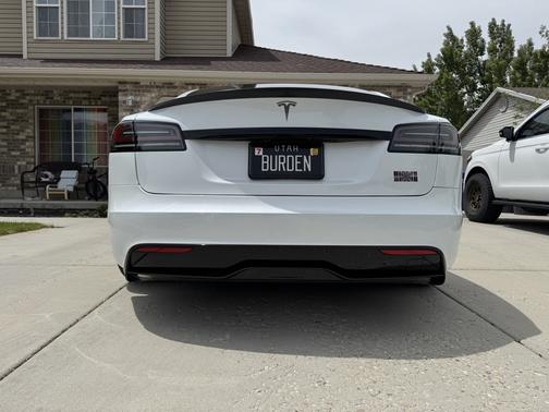 White 2022 Tesla Model S Plaid