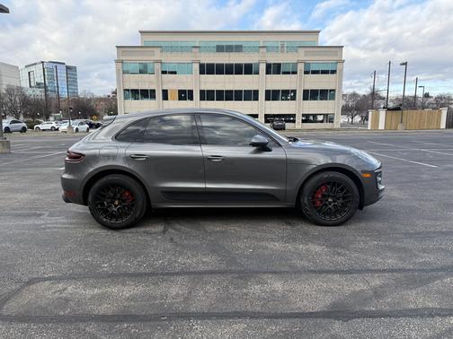 2017 Porsche Macan Macan GTS