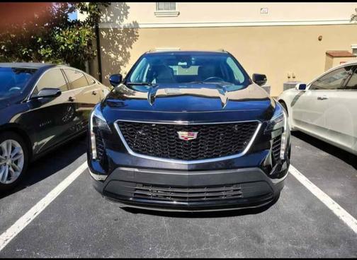 2023 Cadillac XT4 Premium Luxury