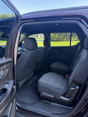 Purple 2022 Chevrolet Traverse LT Cloth