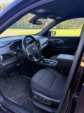 Purple 2022 Chevrolet Traverse LT Cloth