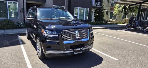 Black 2024 Lincoln Navigator Reserve