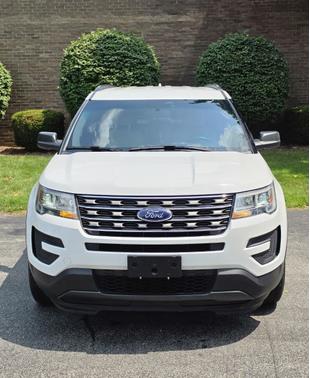 White 2016 Ford Explorer Base
