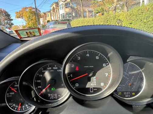 2014 Porsche Cayenne Cayenne Platinum Edition