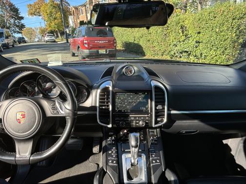 2014 Porsche Cayenne Cayenne Platinum Edition