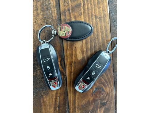 2014 Porsche Cayenne Cayenne Platinum Edition