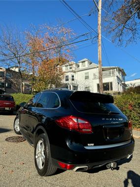 2014 Porsche Cayenne Cayenne Platinum Edition