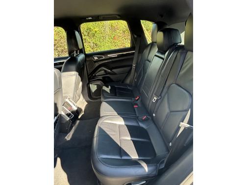 2014 Porsche Cayenne Cayenne Platinum Edition