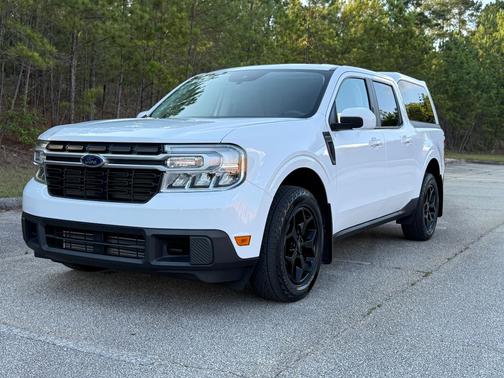White 2023 Ford Maverick Lariat