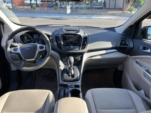 Black 2015 Ford Escape SE