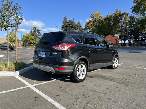 Black 2015 Ford Escape SE
