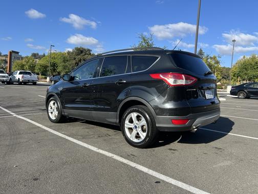 Black 2015 Ford Escape SE
