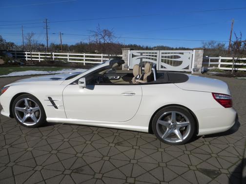 Photo 3 of 8 of 2015 Mercedes-Benz SL-Class SL 400