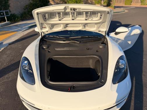 White 2019 Porsche 718 Cayman 718 Cayman