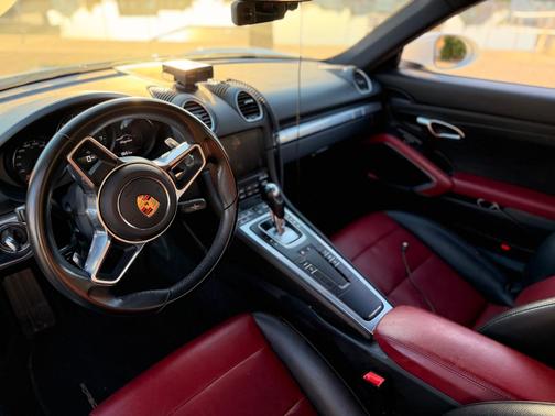 White 2019 Porsche 718 Cayman 718 Cayman
