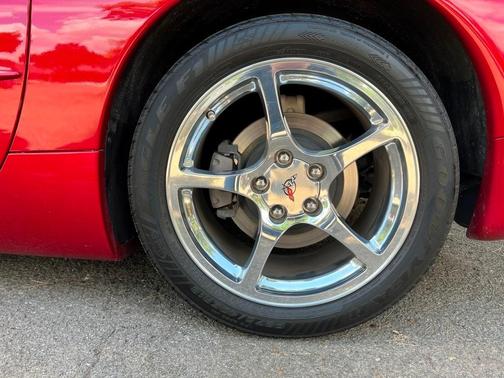 Red 2004 Chevrolet Corvette Base