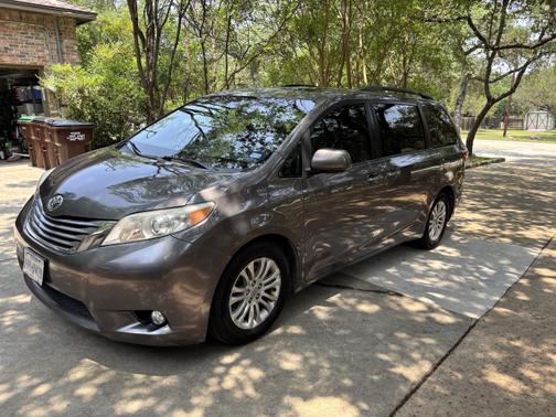 2015 Toyota Sienna XLE