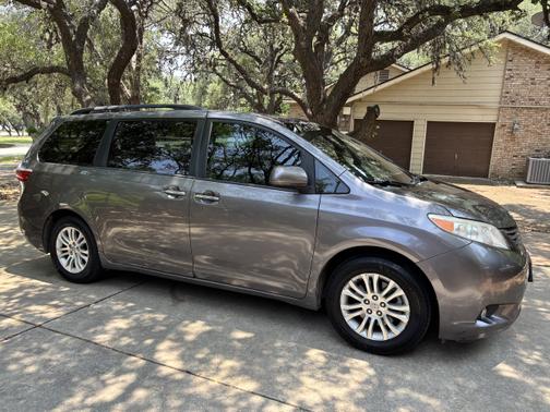 2015 Toyota Sienna XLE
