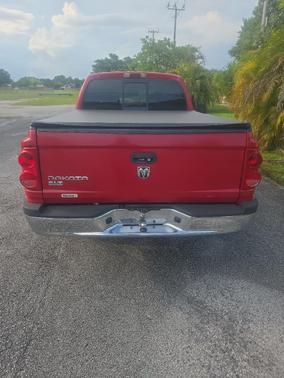 Red 2007 Dodge Dakota SLT Quad Cab