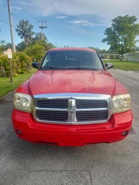 Red 2007 Dodge Dakota SLT Quad Cab