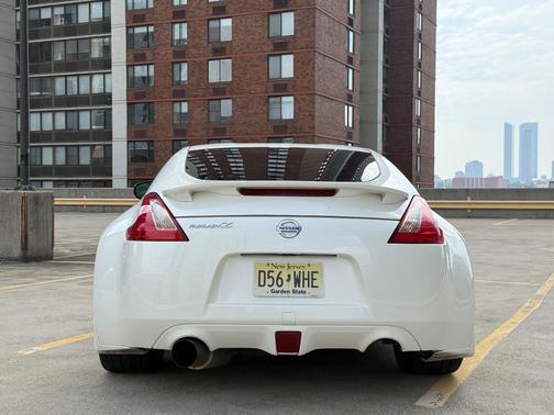 White 2014 Nissan 370Z Base
