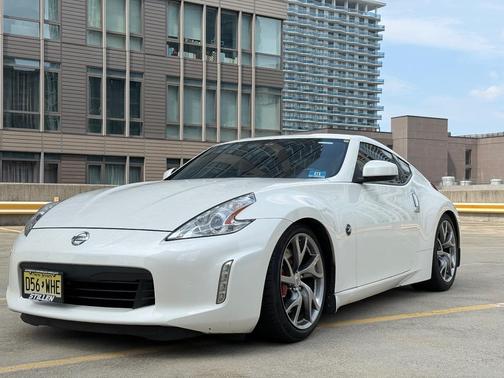 White 2014 Nissan 370Z Base