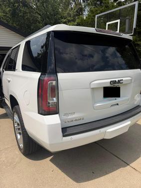 White 2018 GMC Yukon SLT
