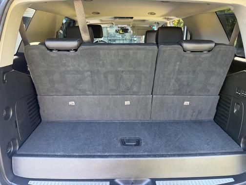 White 2018 GMC Yukon SLT