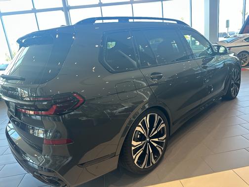 2026 BMW X7 M60i