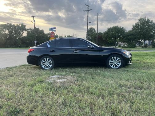 2015 INFINITI Q50 Premium