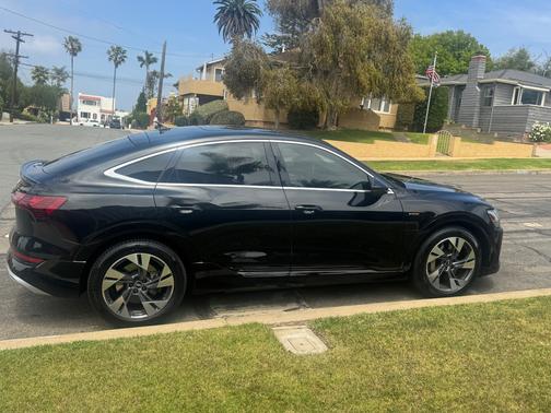 2022 Audi e-tron Sportback S line Premium